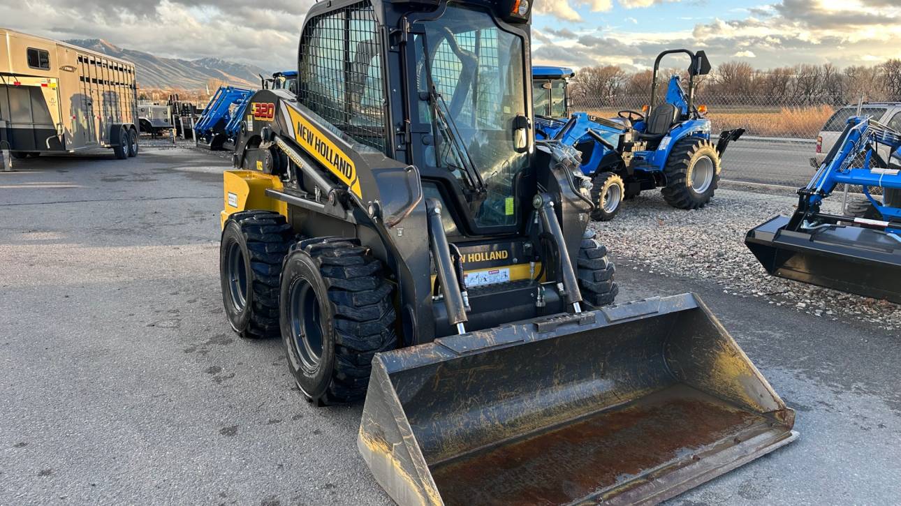 2023 NEW HOLLAND L320